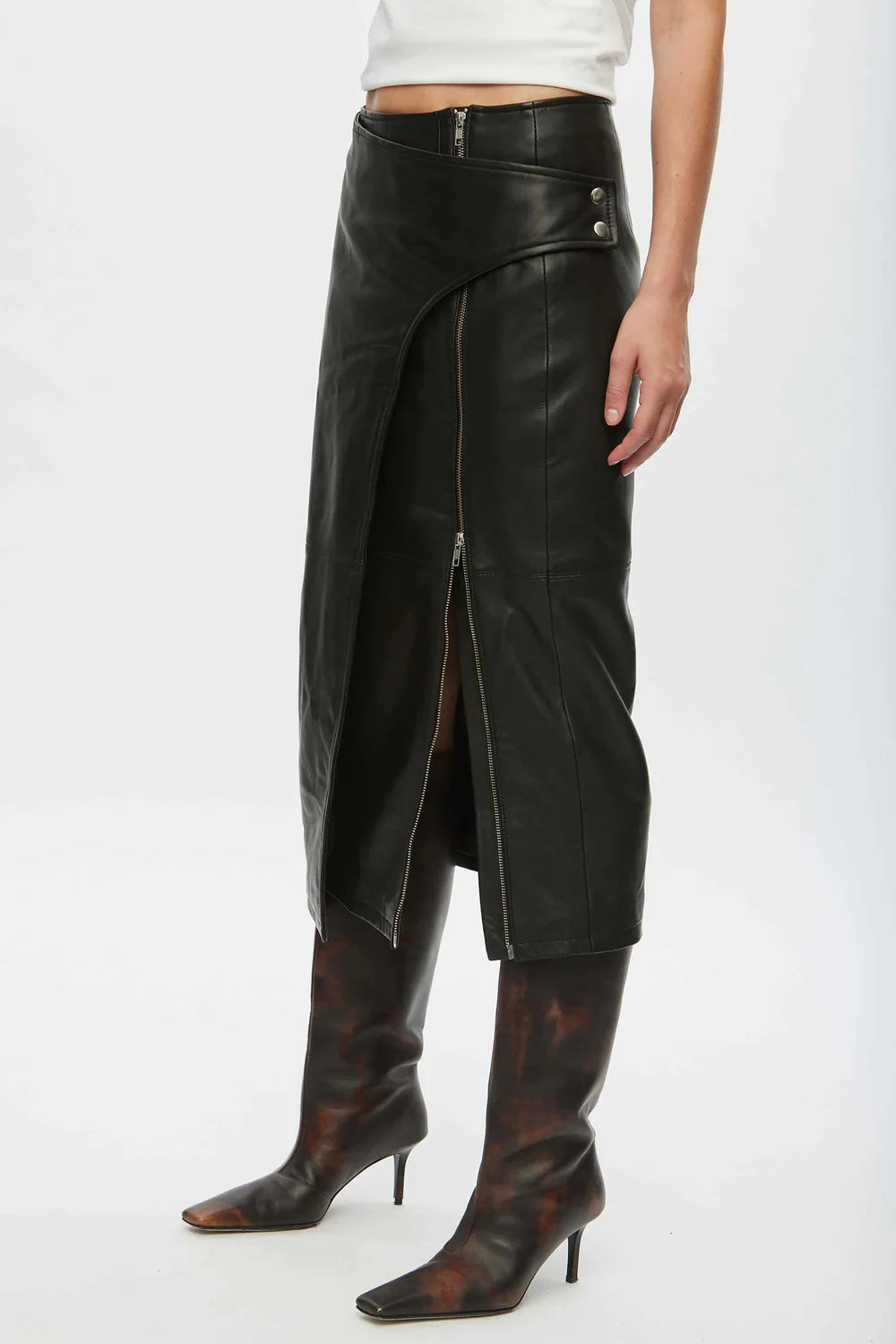 Oval Square Verve Leather Skirt //  Black