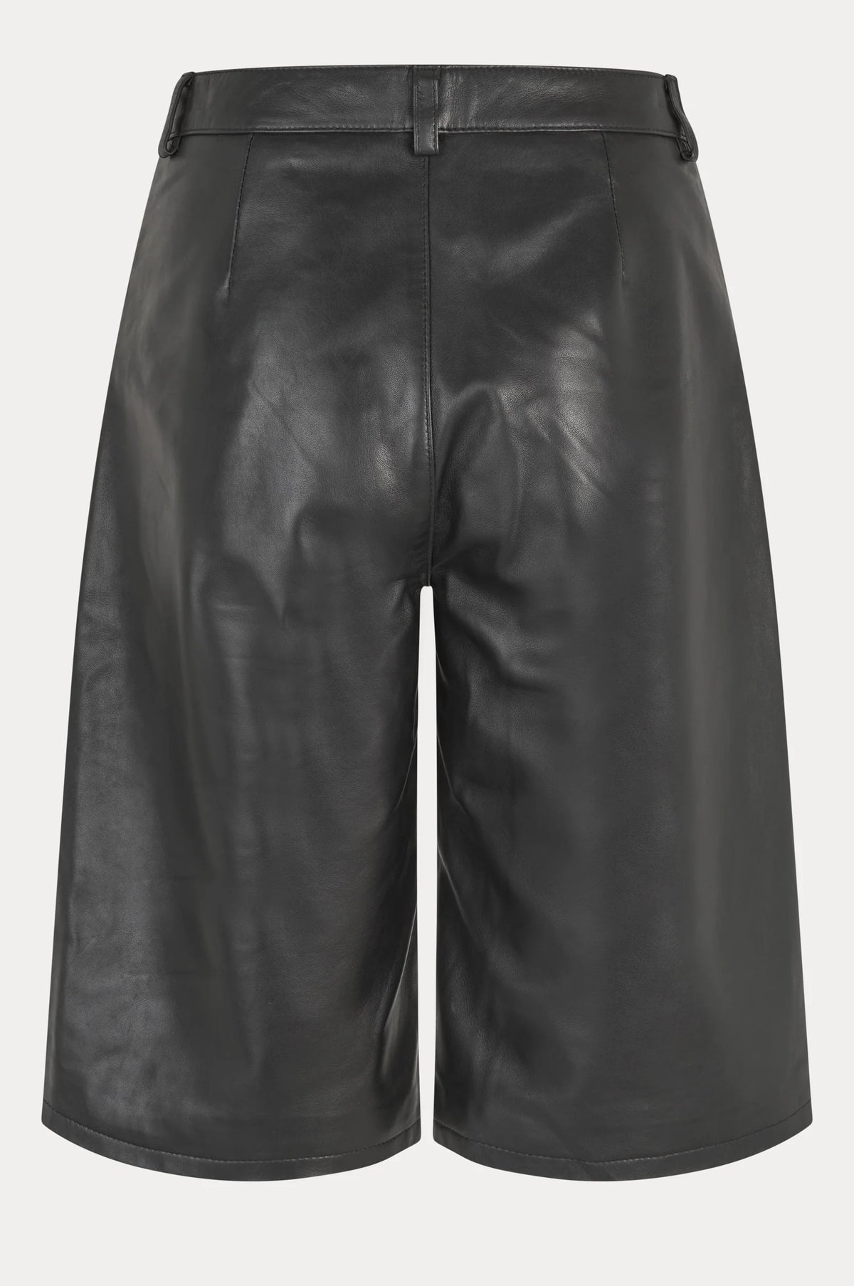 Oval Square Deep Leather Shorts // Black