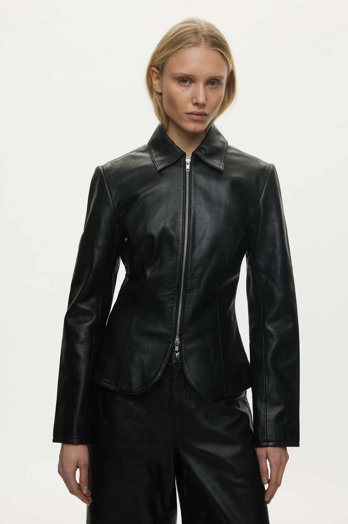 Oval Square Deep Leather Blazer // Black