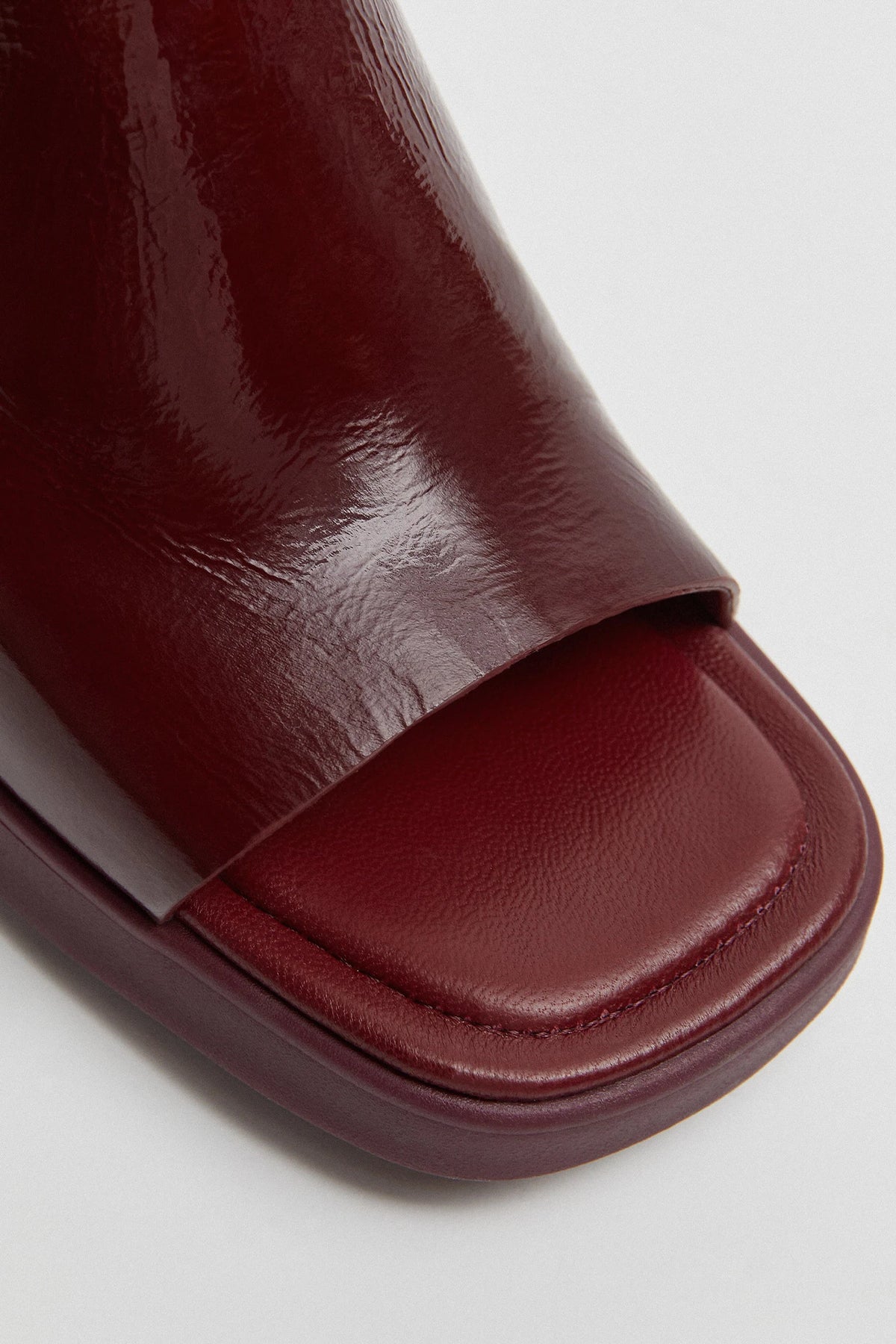 Miista Clarin Rojo Mule // Burgundy