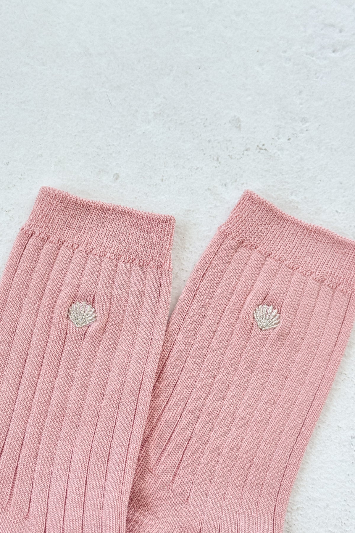 Le Bon Shoppe Embroidered Her Socks // Pink & Seashell