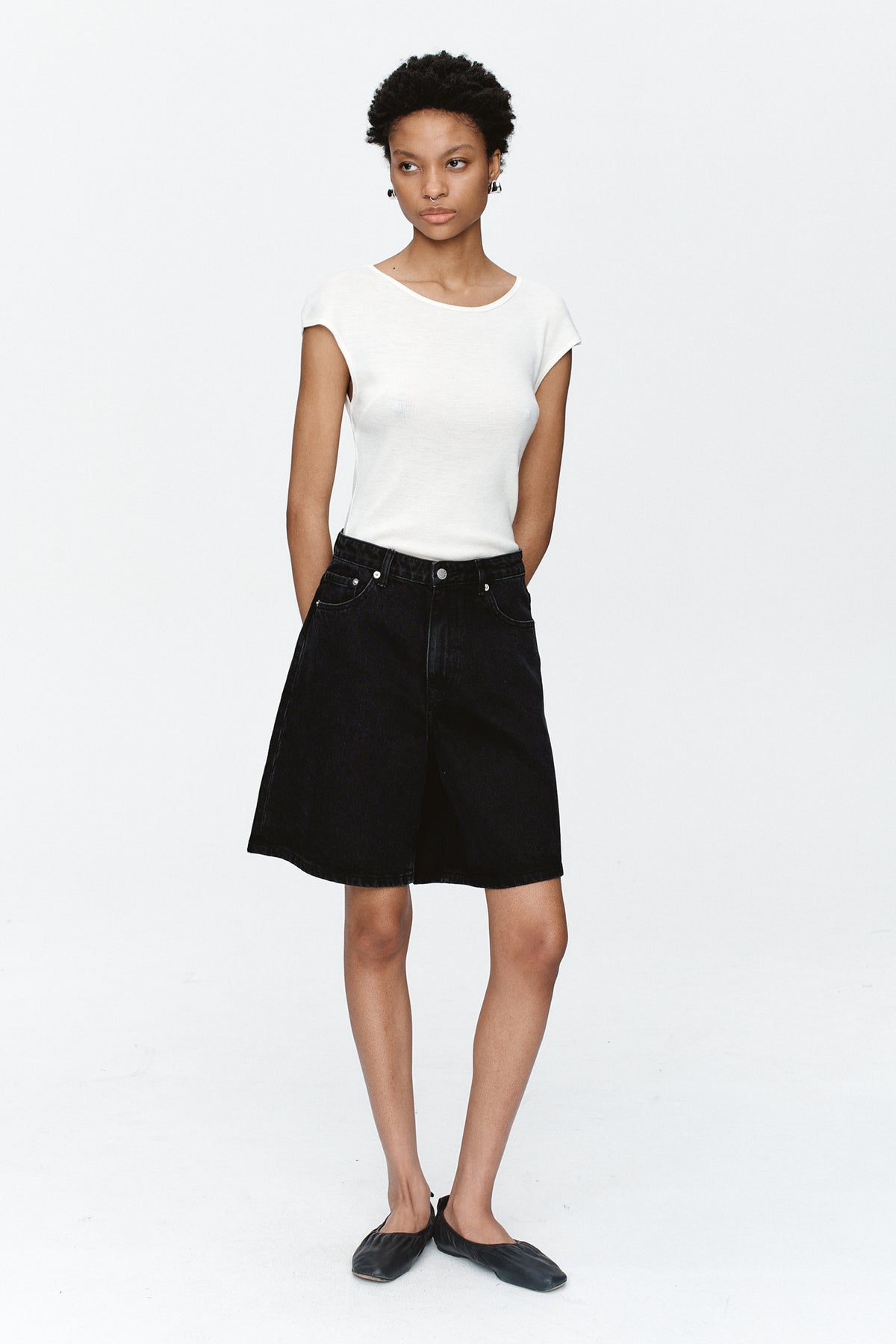 Marle Relaxed Jean Short // Black