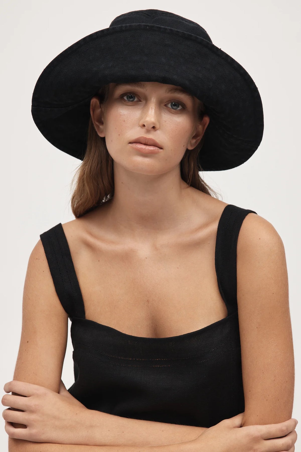 Marle Nonna Hat R24 // Black