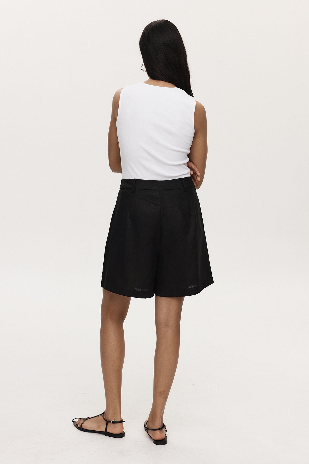 Marle Raymond Short // Black