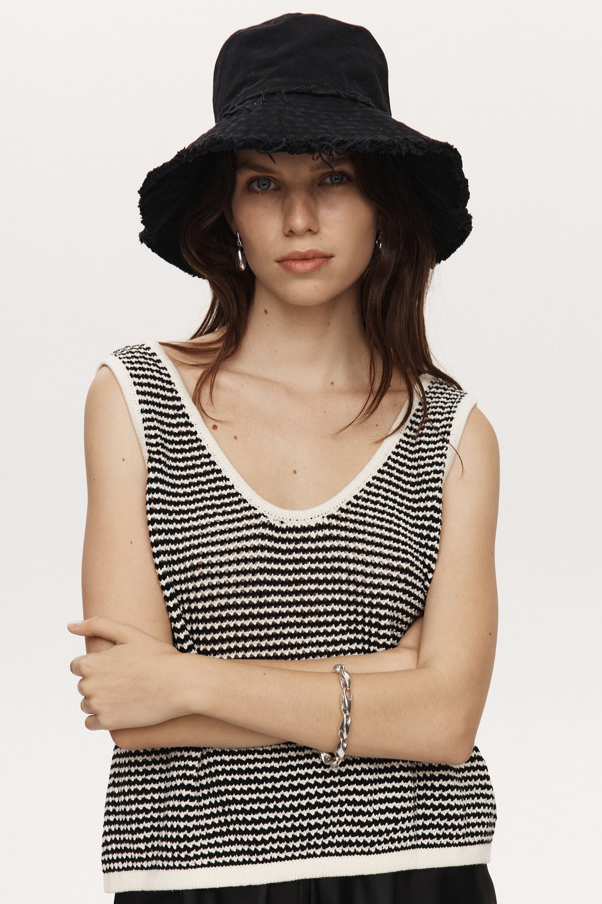 Marle Nonna Hat S24 // Black Frayed