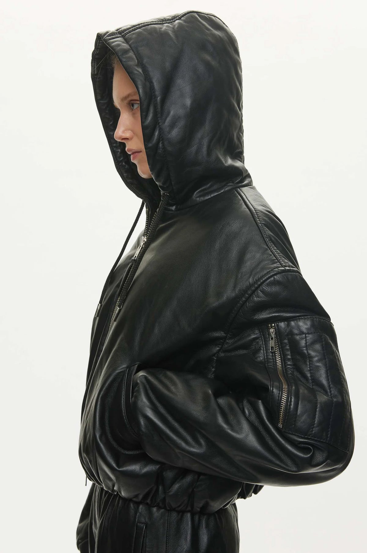 Oval Square Tempo Leather Bomber // Black